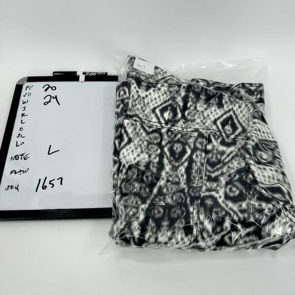 Chico's Monochrome Geometric Teddy Jacket. Size 2. - Picture 7 of 7